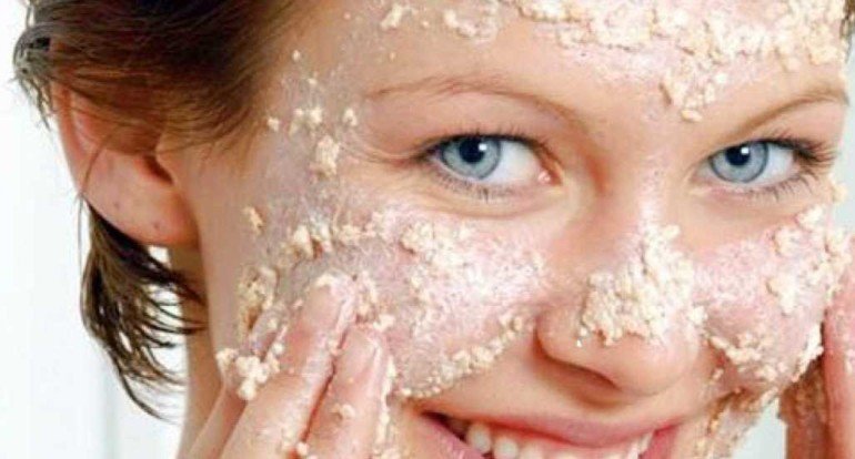 Как приготовить успокаивающую маску для раздражённой кожи лица?