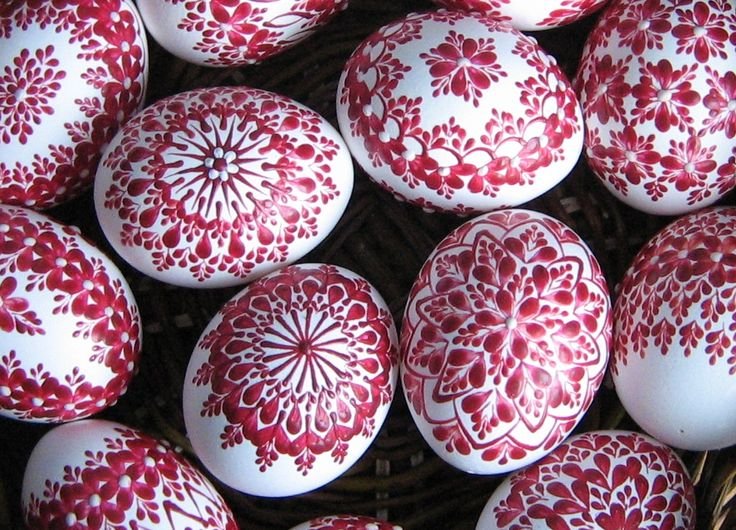 Окраска яиц на Пасху с красивым рисунком