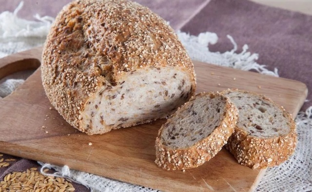Хлеб с семенами льна в хлебопечке
