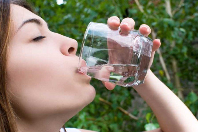 Как потреблять меньше калорий соблюдая водный режим
