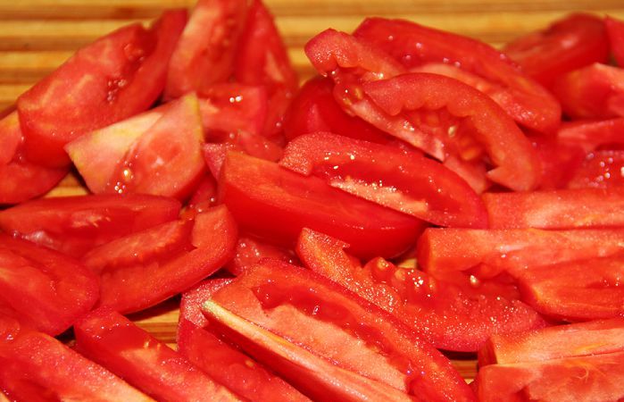салат с говяжьим языком и помидорами